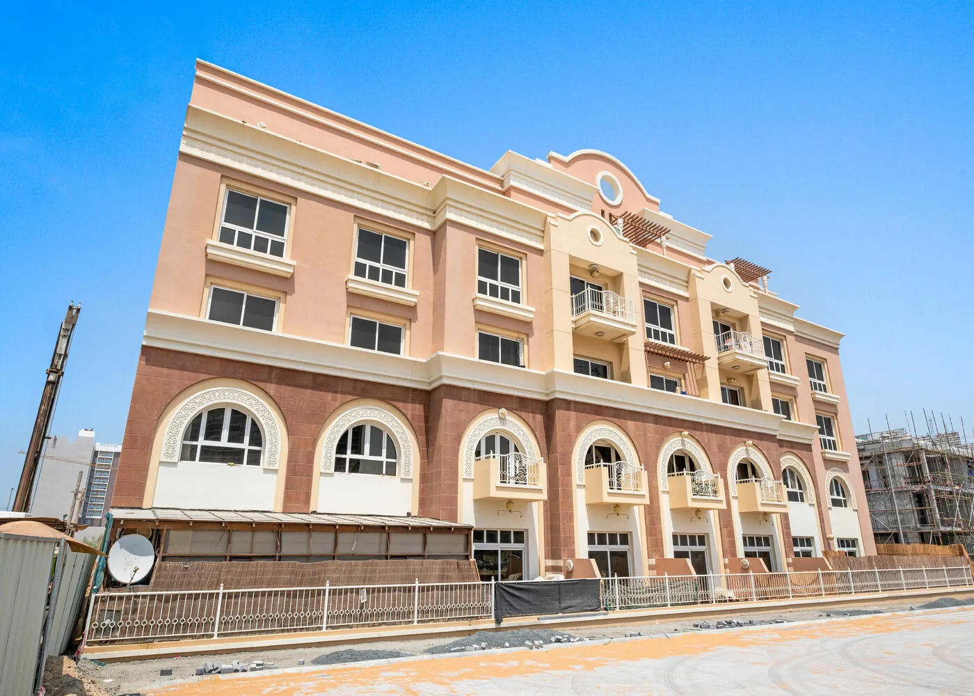 Emirates Garden 1 - Rose 1